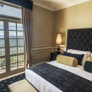 Delmonte Suite 08