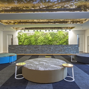 Hydro Majestic, Delmonte Lobby